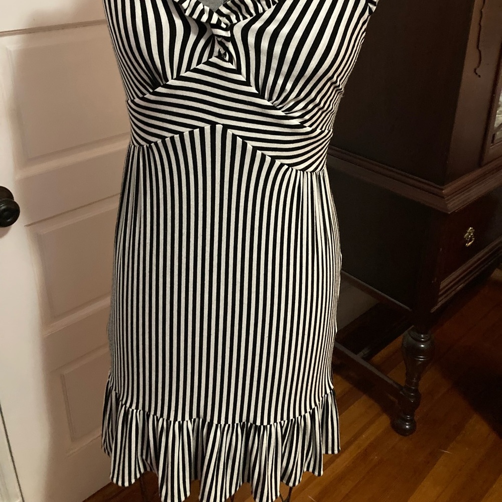 Betsy Johnson summer sleeveless stretchy material dress